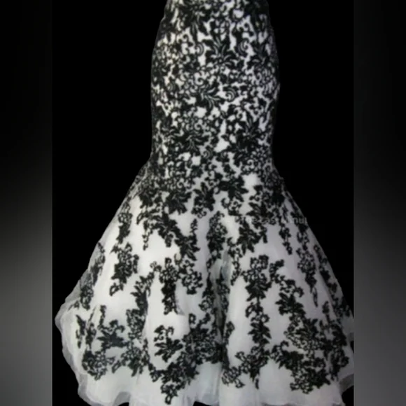 100% Authentic Allure Wedding Dress - Picture 5 of 13